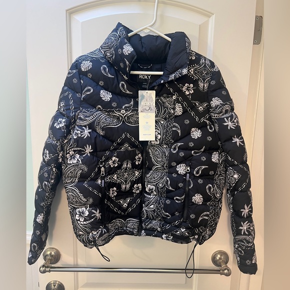 Roxy Jackets & Blazers - Roxy Black and White Paisley Puffer Jacket/ski layer